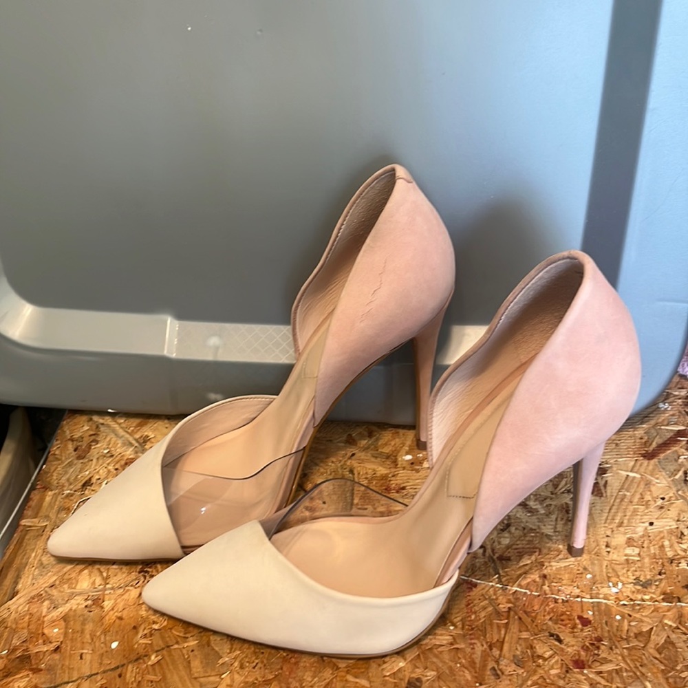 Light pink and white pump
